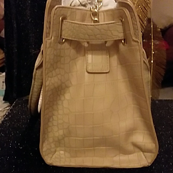 Satchel-Never been used - Picture 5 of 8